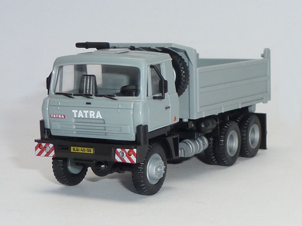 66818002: T815 6x6 S3 - grau/grau